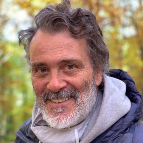 Luismi Barral, profesor de la Universidad Complutense de Madrid, «Two Much»